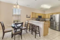 Paradise at Tower Lake 6 bedrooms with swimming pool/spa and movie theater