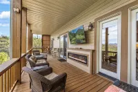 Relaxed Retreat with Premiere Location and Views, Only 6 Steps to Get In, Garage - Gym