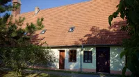 Hutterite Home Apartment - Full comfort, close to Bratislava, Vienna, and Brno. Hotels in 