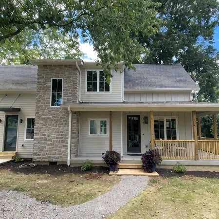 Battlefield Bungalow- Walk to Pickleball & Downtown!