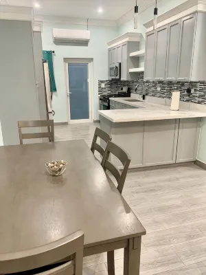 Charming 2-bedroom apartment with AC, WiFi in wonderful Nassau - 2 Sao