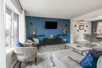Hot Tub Delight, King Beds & Unforgettable Moments