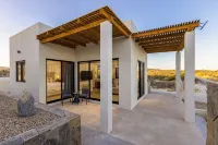 4-Villa Estate: Steps to Beach ~ 3Mi Flora Farms ~ 180° Ocean Views ~ Pool - 방갈로