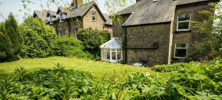 Spacious stylish house for group stays in  beautiful Buxton, pet friendly. 벅스턴 호텔