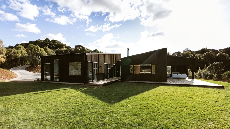 Modern Raglan Hideaway
