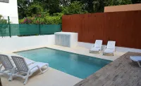 Luxury Villa Great Location Walking Distance to the Beach - Villas