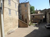 Independent Historic Residence Situated on a charming Renaissance Square - 3-Star