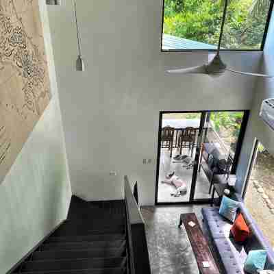 Kraken Cabin-escape in the jungle, abundance of wildlife,  walk to Golfito Bay. Others