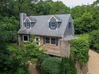 Your Beach house on the island Hotels in Tisbury