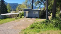 Panoramic View 2br on Hill in Uptown Oakridge - Wifi