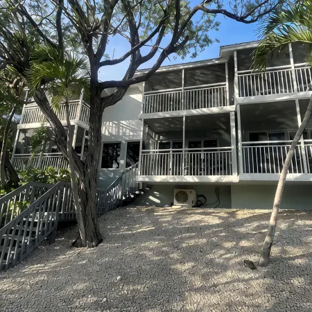 KEY LARGO Lake View Townhome