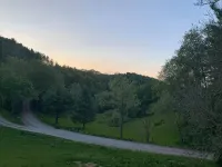 Cedar Lodge, serene all wood escape in Blue Ridge - Alphydda