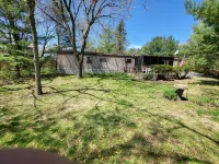 Peaceful home on little Round lake near EAA, Iola car show & the Packer Stadium.