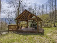 Cozy Maggie Valley Cabin near Cataloochee Ski Area, withhot tub. Bikers Welcome - Chalets