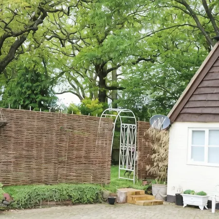 Inclusive, child-friendly, dogs welcome, garden area, near pubs/river/golf