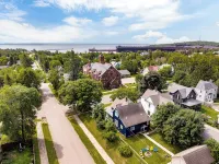Kid-Friendly, Family Homebase Only 2 Blocks to Lake Superior - Dine Hike Explore Hotels in Two Harbors