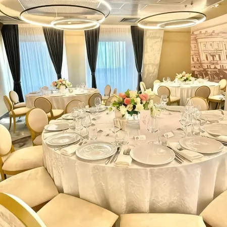 Aniroc Signature Hotel