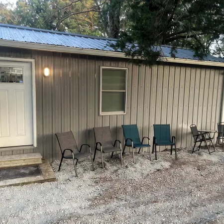Timy Home near Wolf Creek Marina & multiple boat ramps with a full kitchen