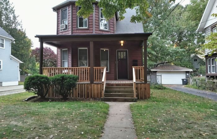 Cozy 2 bedroom in Highland Square, pets welcome!