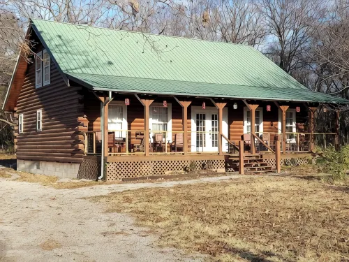 Relaxing Country Cabin. Near Lake Hudson.