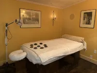 潔凈定製小屋, 三角鋼琴, 店內按摩工作室