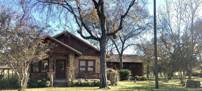 Family Friendly Spacious home on the Paluxy River Hotels in Somervell County