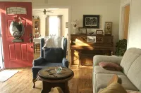 Ron & Orline's Home, park at the door & use our EV 50 amp charger - 3つ星