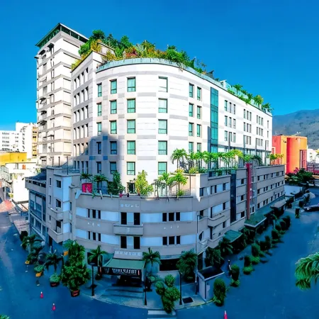 Waldorf Hotel