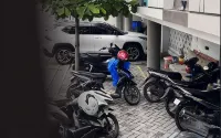 Ixo Hotel Semarang - parkir