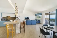 Villa Nettuno, enchanting contemporary villa, seafront , with pool