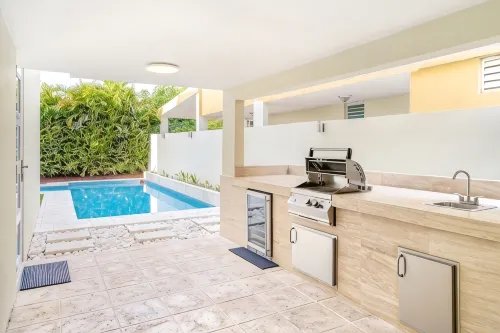 The Coral - Luxury House Near Beach w/ Private Pool