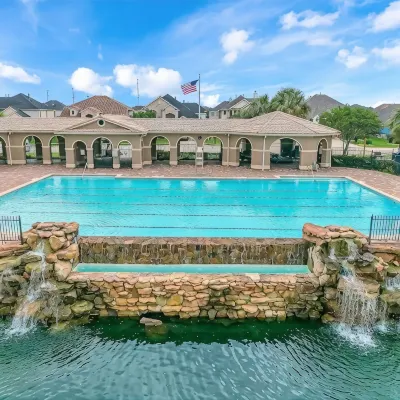 truly stunning lakefront with immediate access to all the city has to offer.