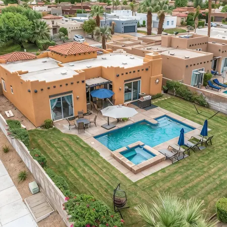 Unique Bermuda Escape with Pool/Spa & King Size Bed!