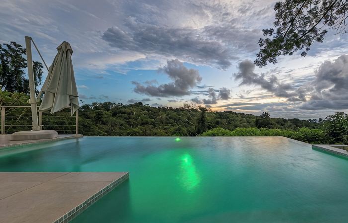 Villa Monos Locos - A Luxurious, Gated and Private Villa Retreat