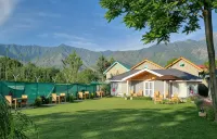 Upani Cottages - Pools