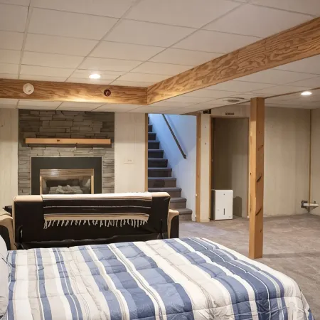 Between Geneva & Canandaigua- Large Yard, Firepit, Sleeps 13 Отели в г. Горам