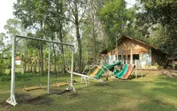 Mulih Ka Desa Hotel - parking