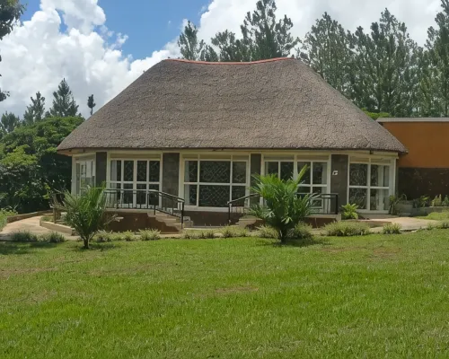 Brownstone Country Home Hotels in Erute