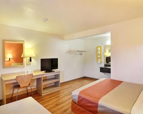 Travelodge by Wyndham Brattleboro VT Hotele w: Windham County