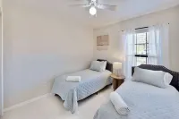 Brooksville Retreat! 3 Bed, 2 Bath! - Homestays