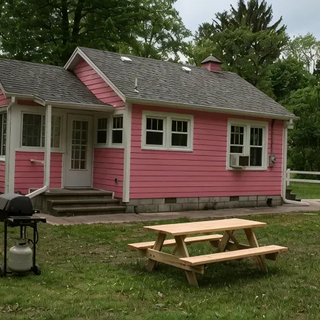 Lake Front Cottage in Michigan's Harbor Country "Sandy Shores 2"