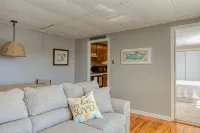 Coastal downtown 1 Bed, 1 Bath, full kitchen w/ harbor view - 4-Star