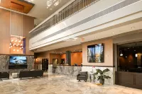 Grand Laurel Hotel