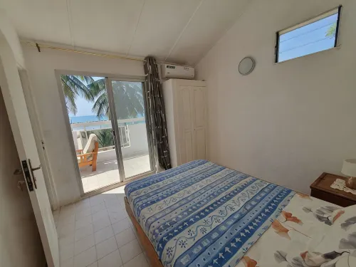 Rare in Saly! Seafront detached villa - 1st line, under the coconut trees. - 빌라