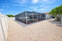 Paradise Palms Beach house with HEATED POOL🏖🌅🐬 - Wifi
