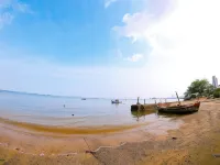 Beachfront accommodation in Sriracha with a private beach - Beach