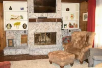 Spacious 3Br Near UL & Cajun Dome- Game Room + Grill - 방갈로