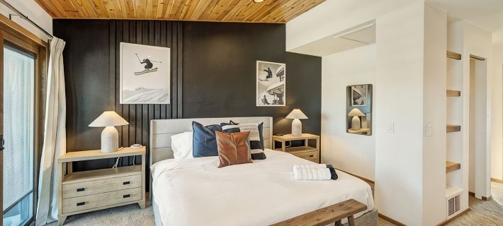 Gorgeous Remodeled 3-Bedroom home in charming downtown Frisco with Private Sauna Отели в г. Фриско