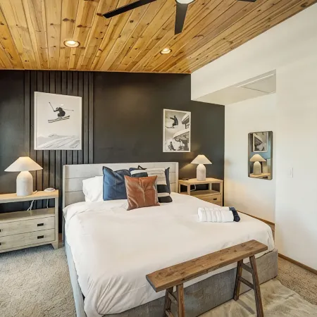 Gorgeous Remodeled 3-Bedroom home in charming downtown Frisco with Private Sauna