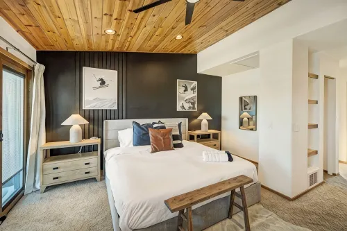 Gorgeous Remodeled 3-Bedroom home in charming downtown Frisco with Private Sauna